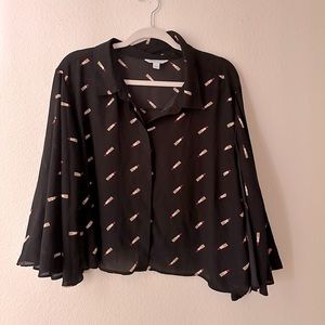 Amazing lipstick cape top